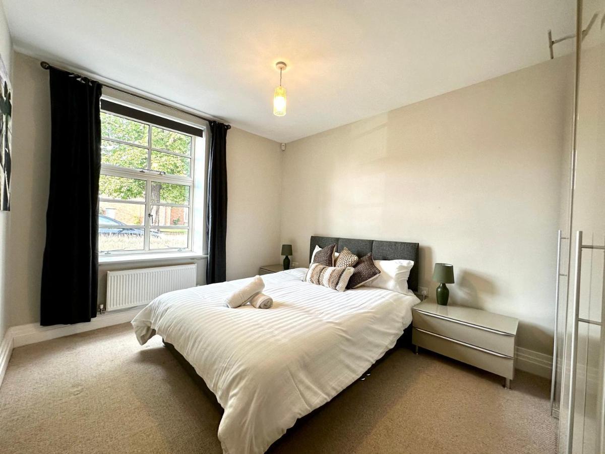 Desirable 2 Bedroom Apartment In Bicester That Sleeps 5 Exterior foto